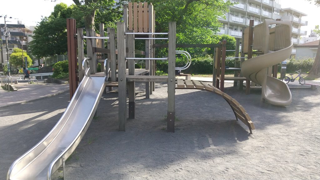 公園の遊具