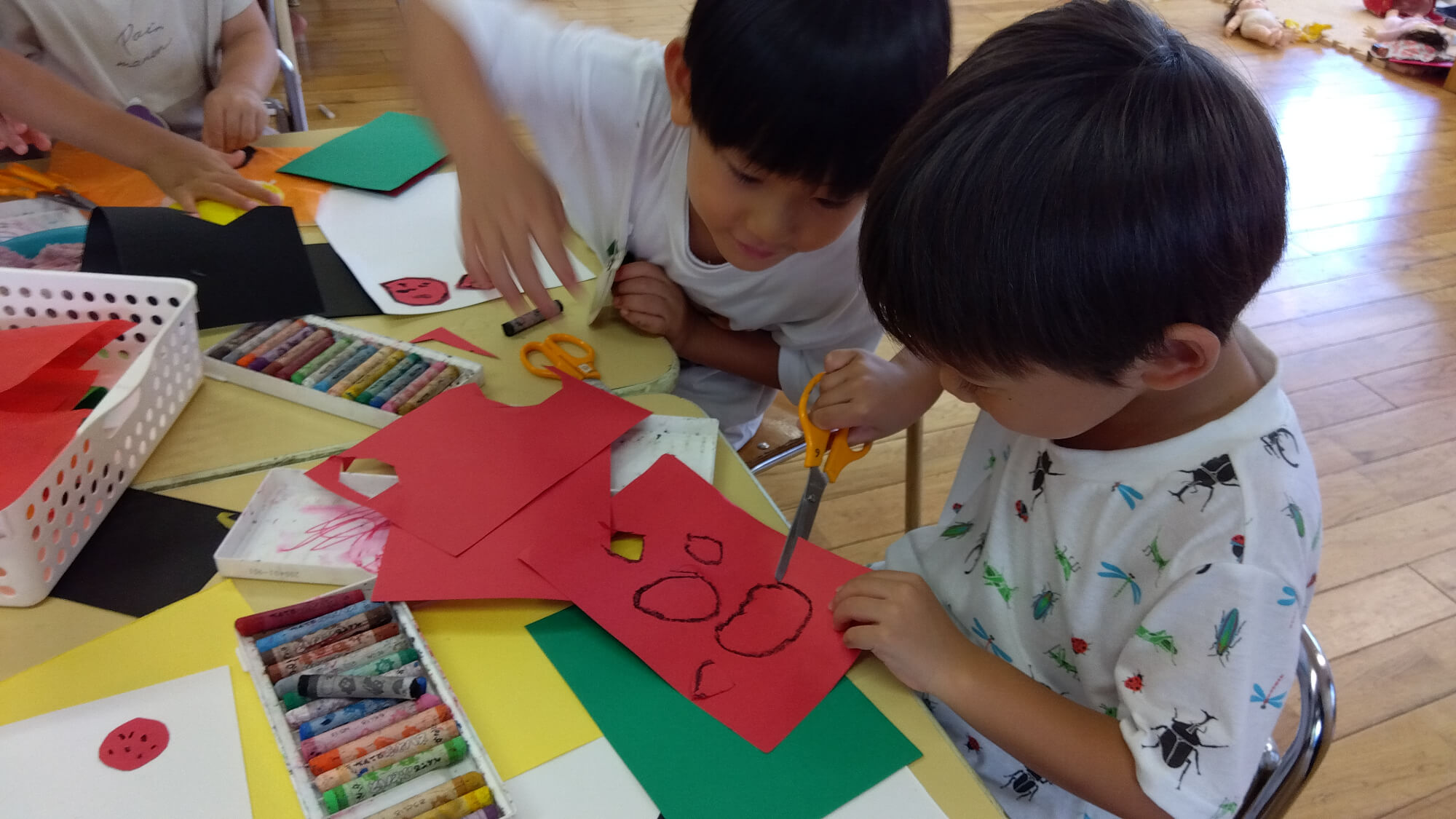 スイカを作る子どもたち