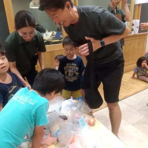 実際に保護者に販売する子ども