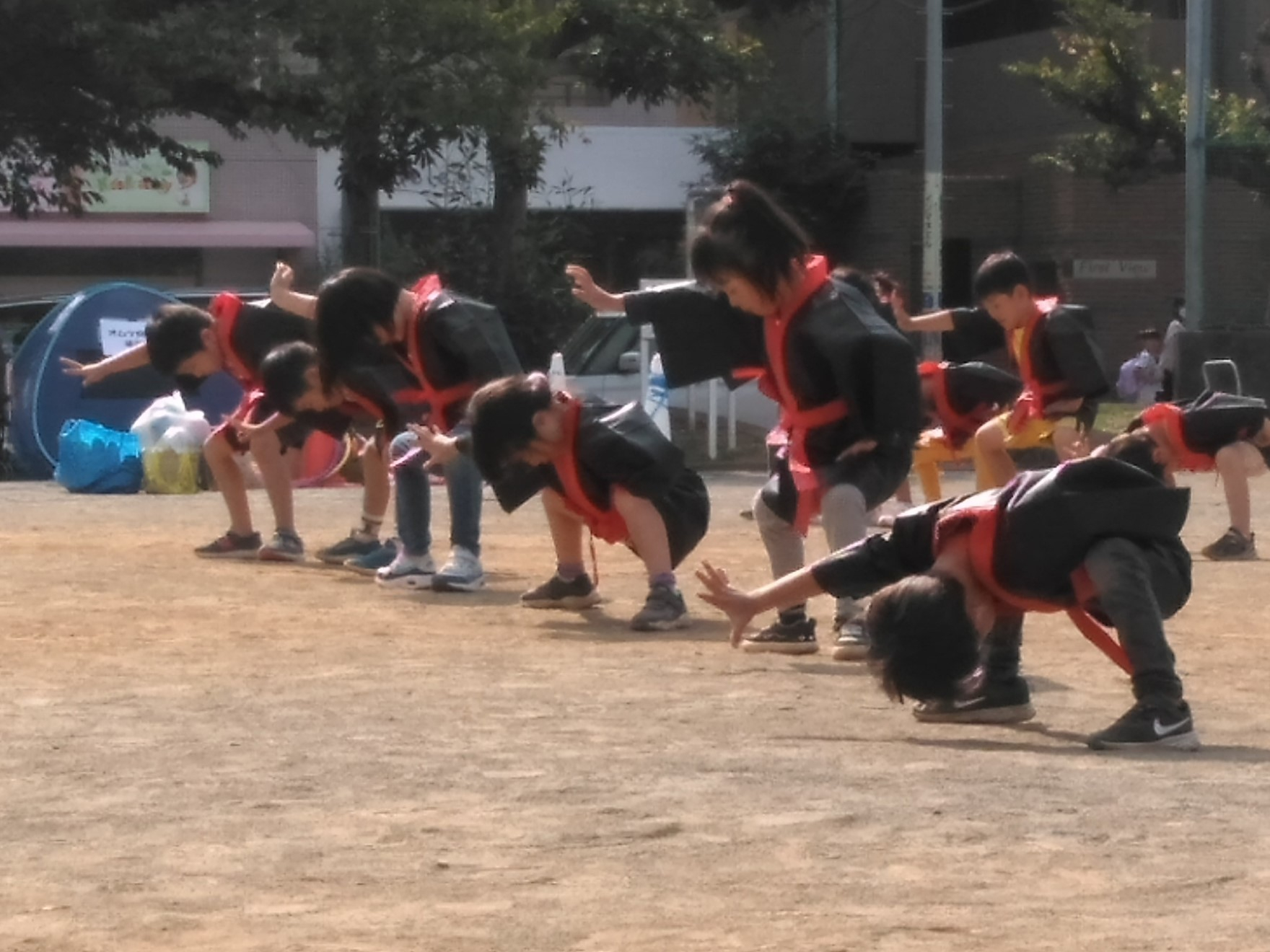 ソーラン節を踊る子どもたち