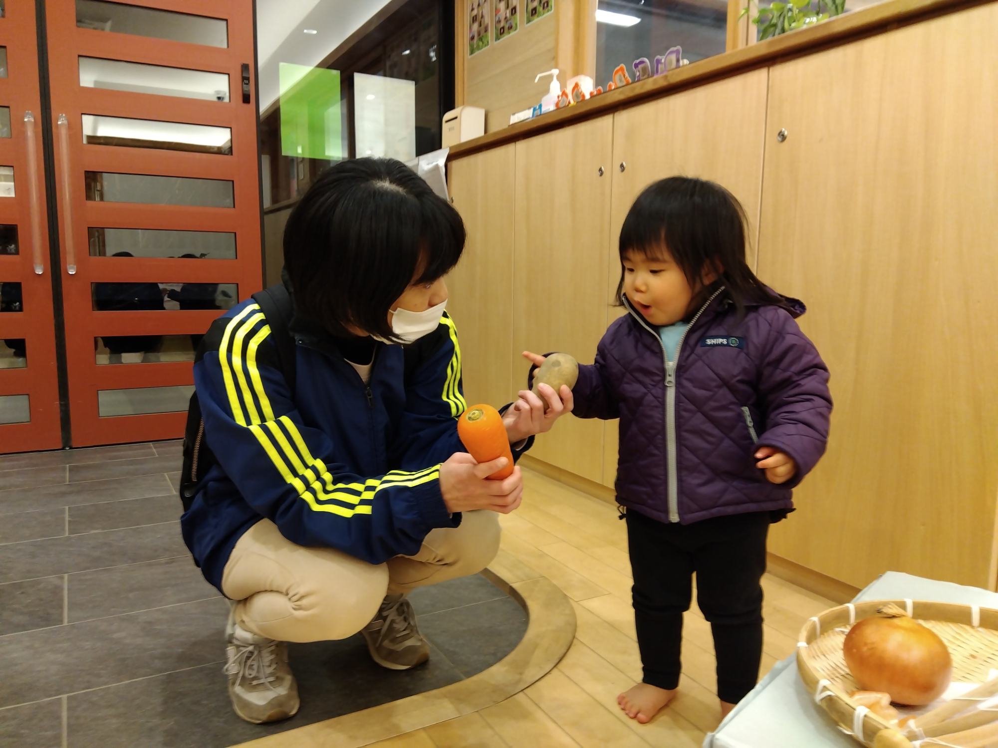 野菜クイズの様子