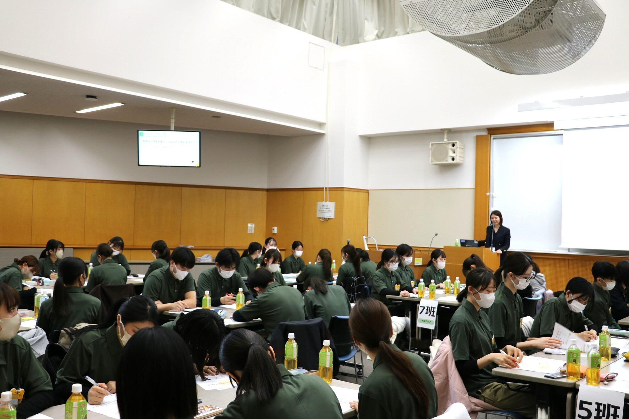 全国各地から140名の内定者が参加
