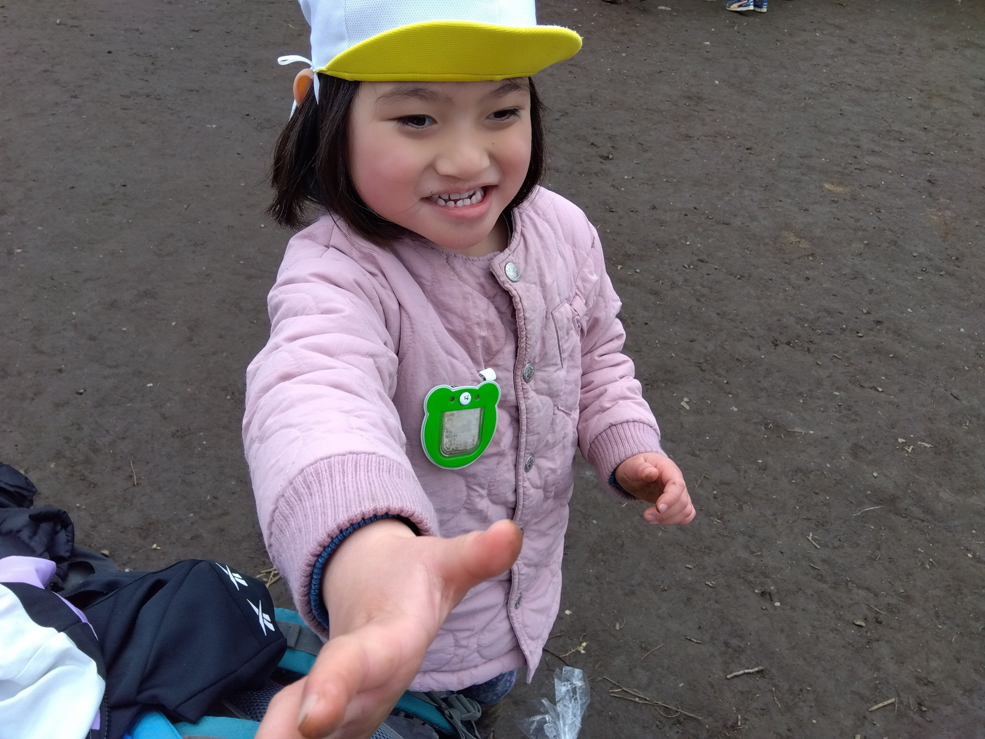 スタッフに感情を伝えようとする子ども
