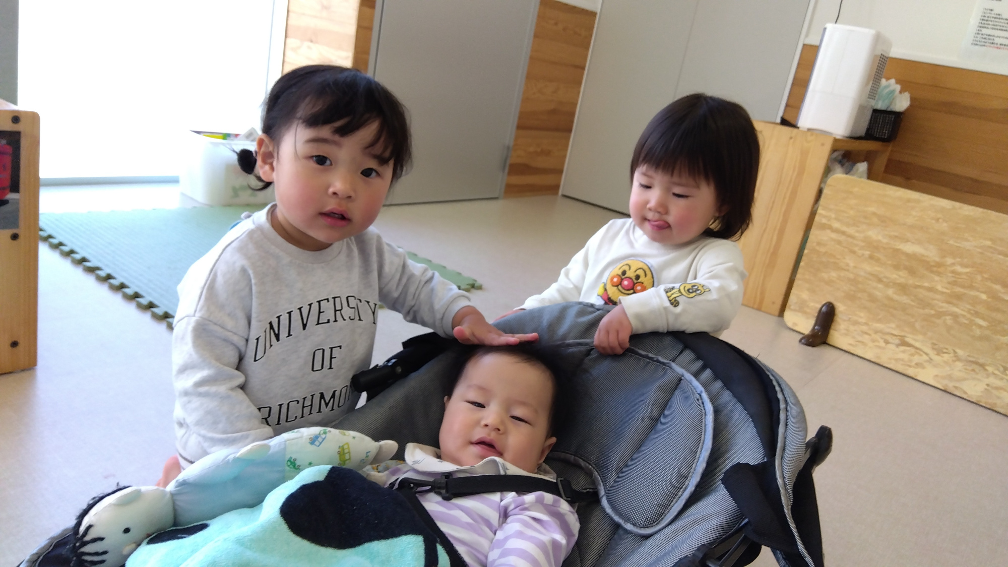 異年齢で過ごす子どもたちの様子