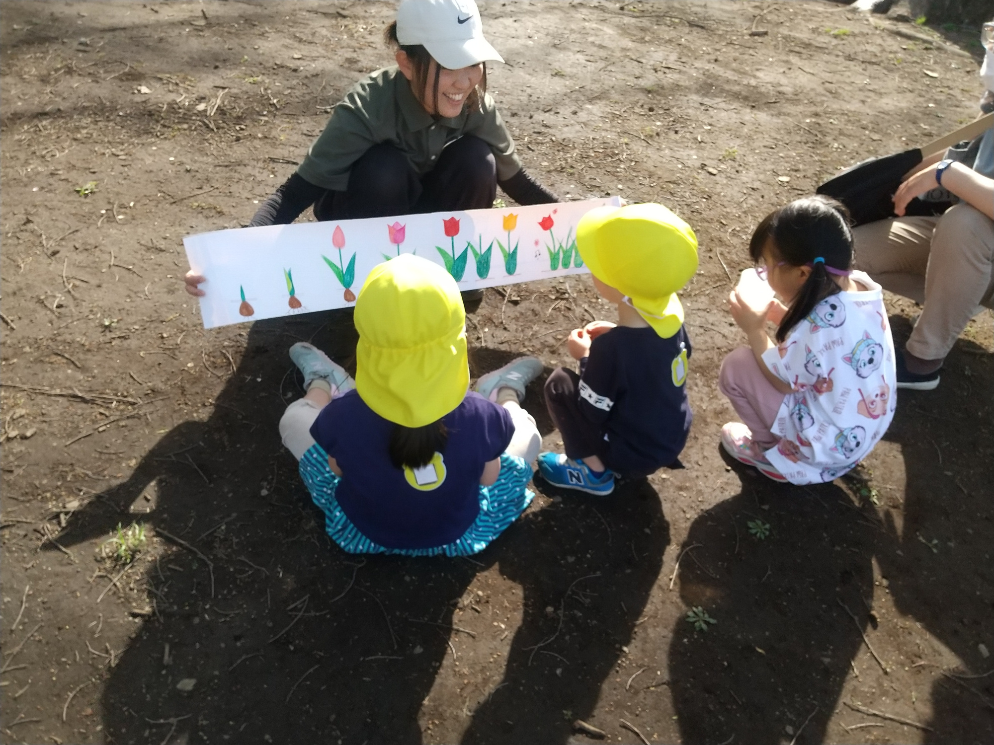 歌を歌う子どもたちの様子