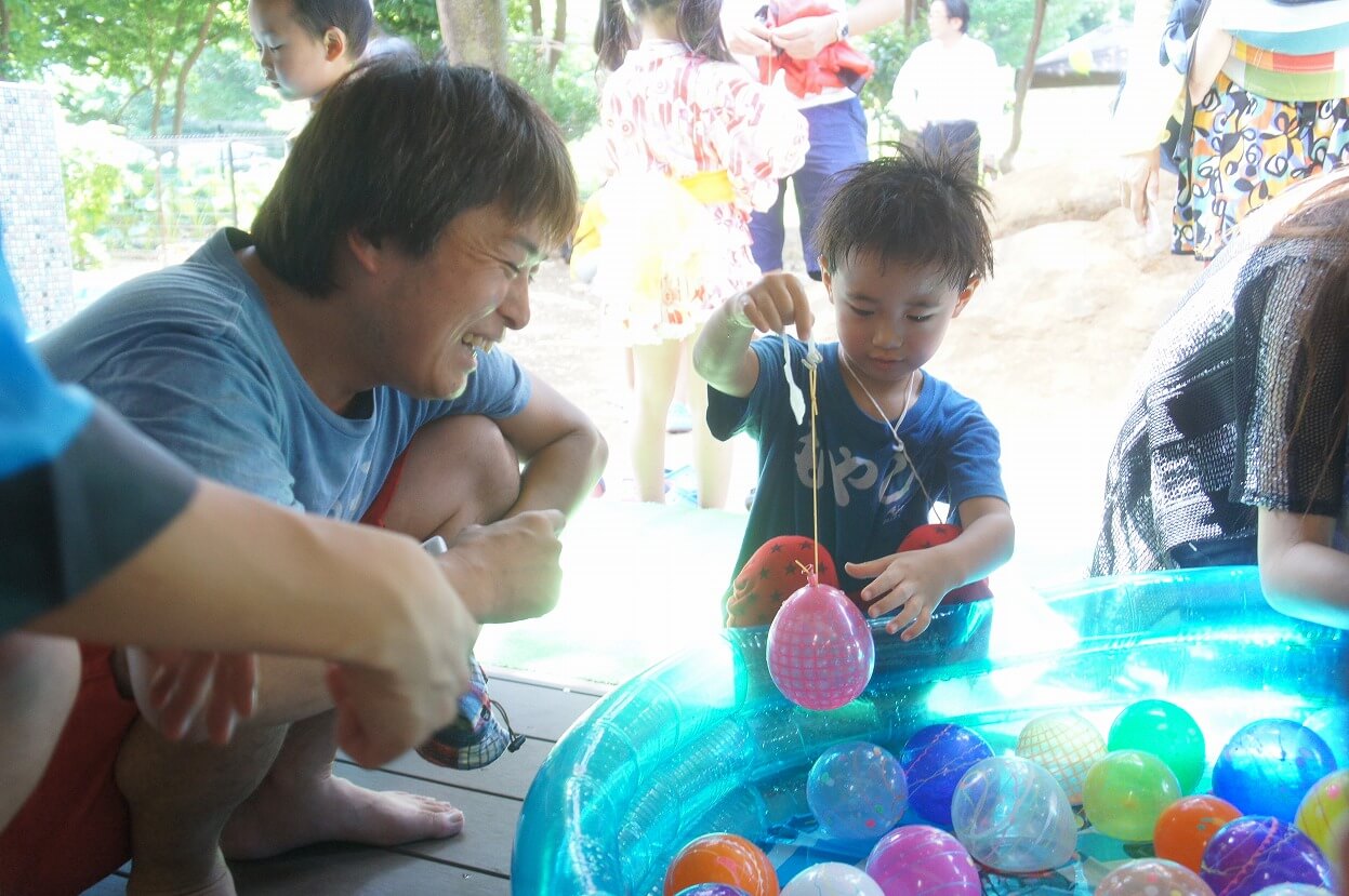 ヨーヨー釣りなど夏らしい遊びを楽しめます