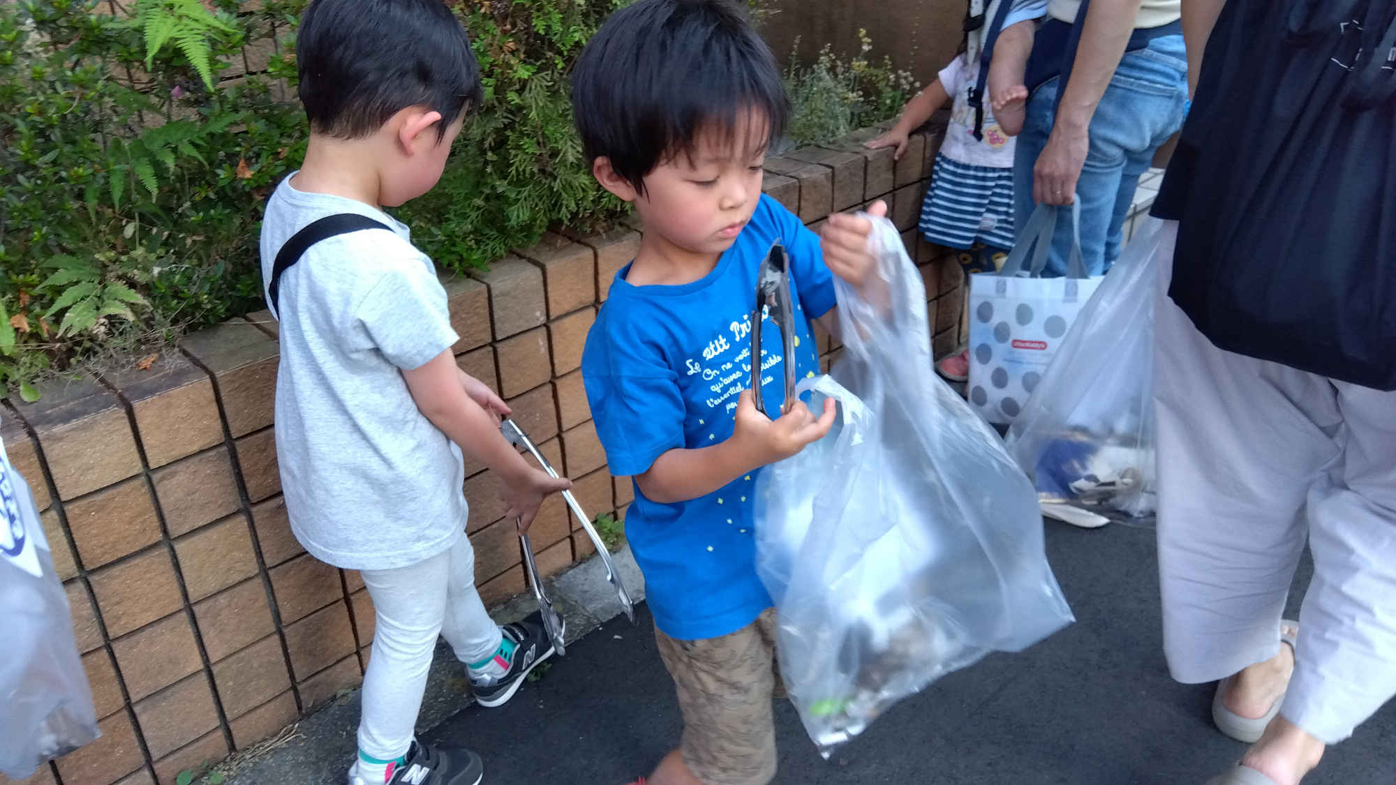 ゴミ拾いの様子