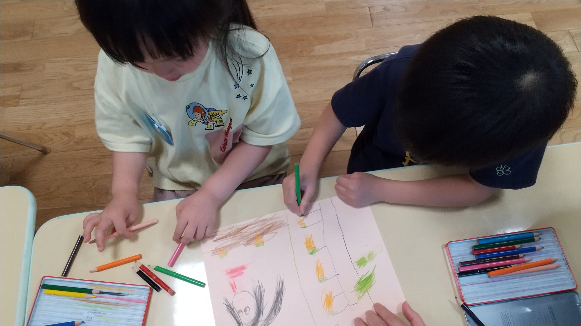お手紙を書いている様子