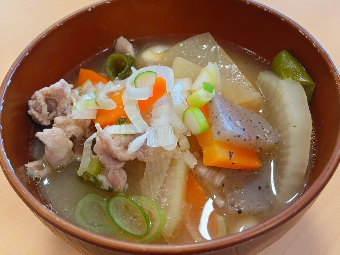 完成した豚汁