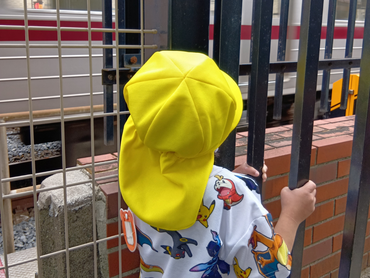 子どもの後ろ姿