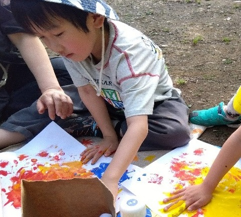 色とりどりの模造紙