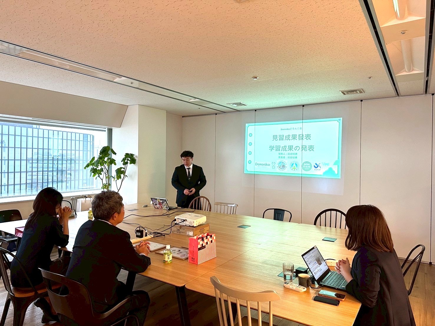 どろんこ会渋谷本社にて研修報告会も実施