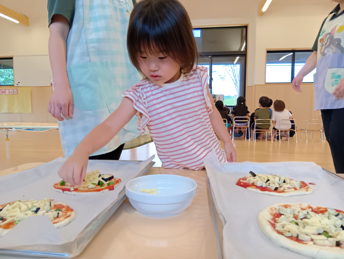 ピザ作りの様子