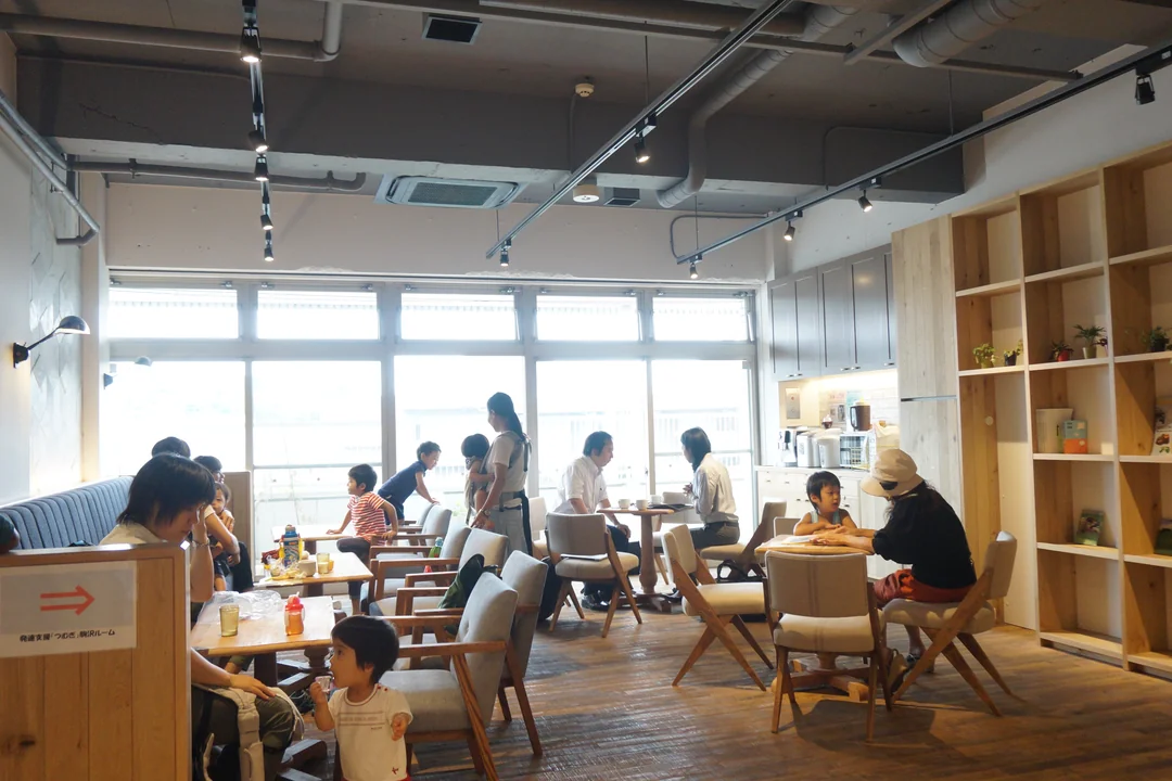 地域子育て支援カフェ ちきんえっぐ