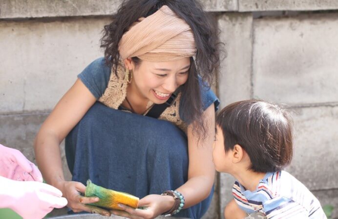 染液できれいに色づいた布