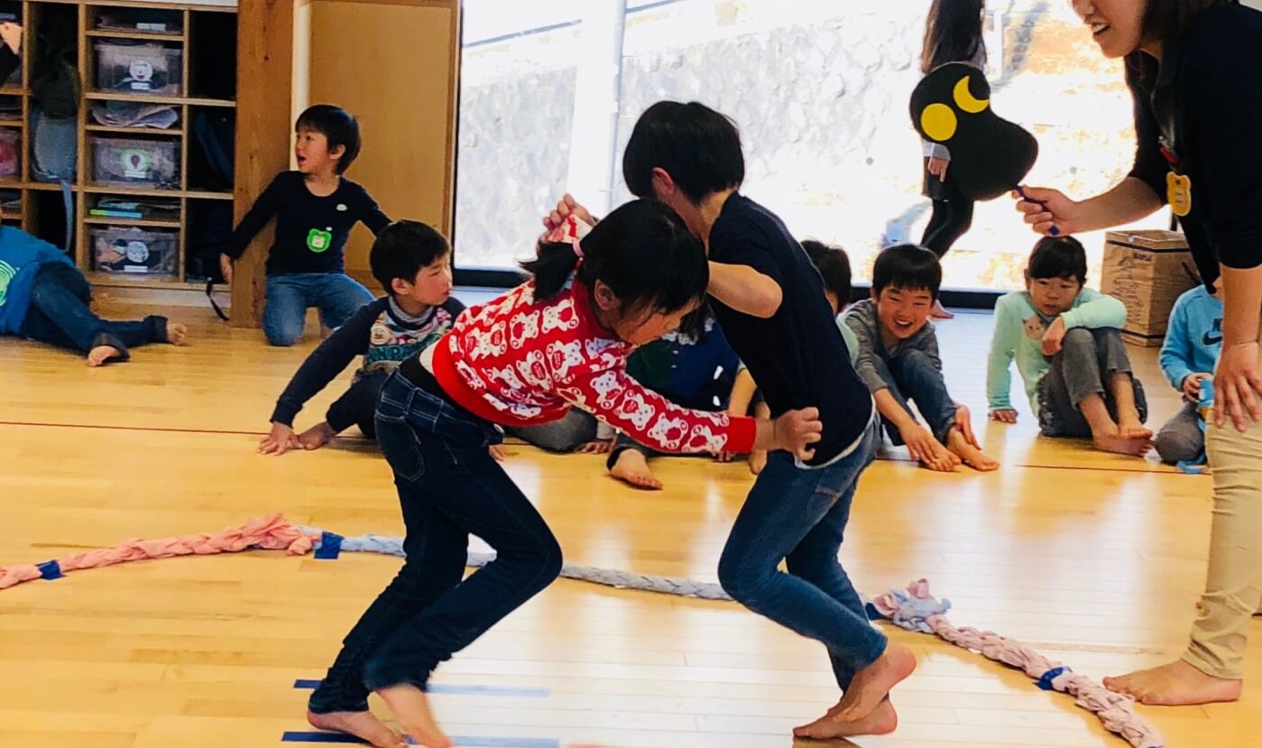 女の子vs男の子相撲大会