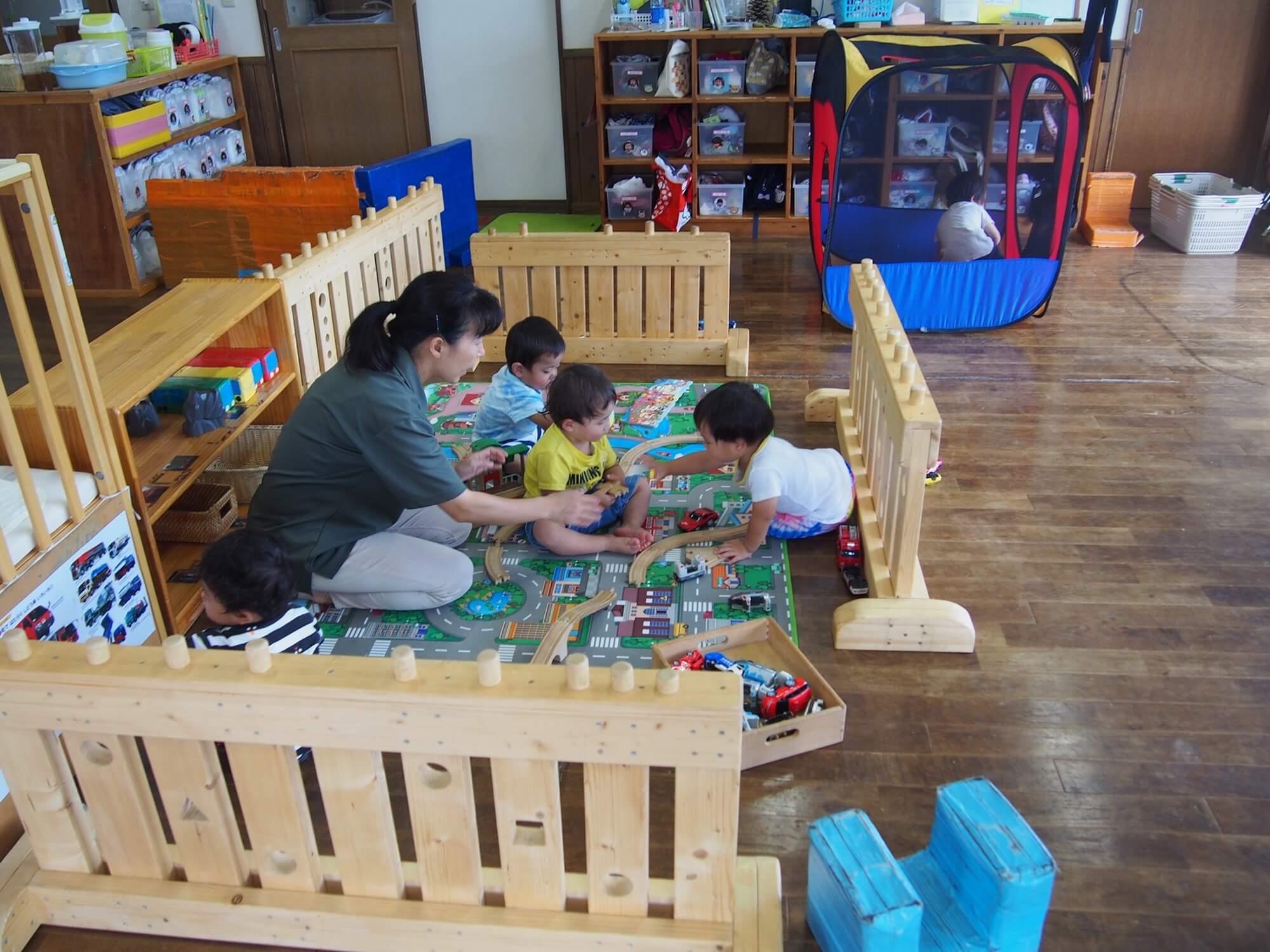 移動式のパーテーションは子どもが増えれば広げられる