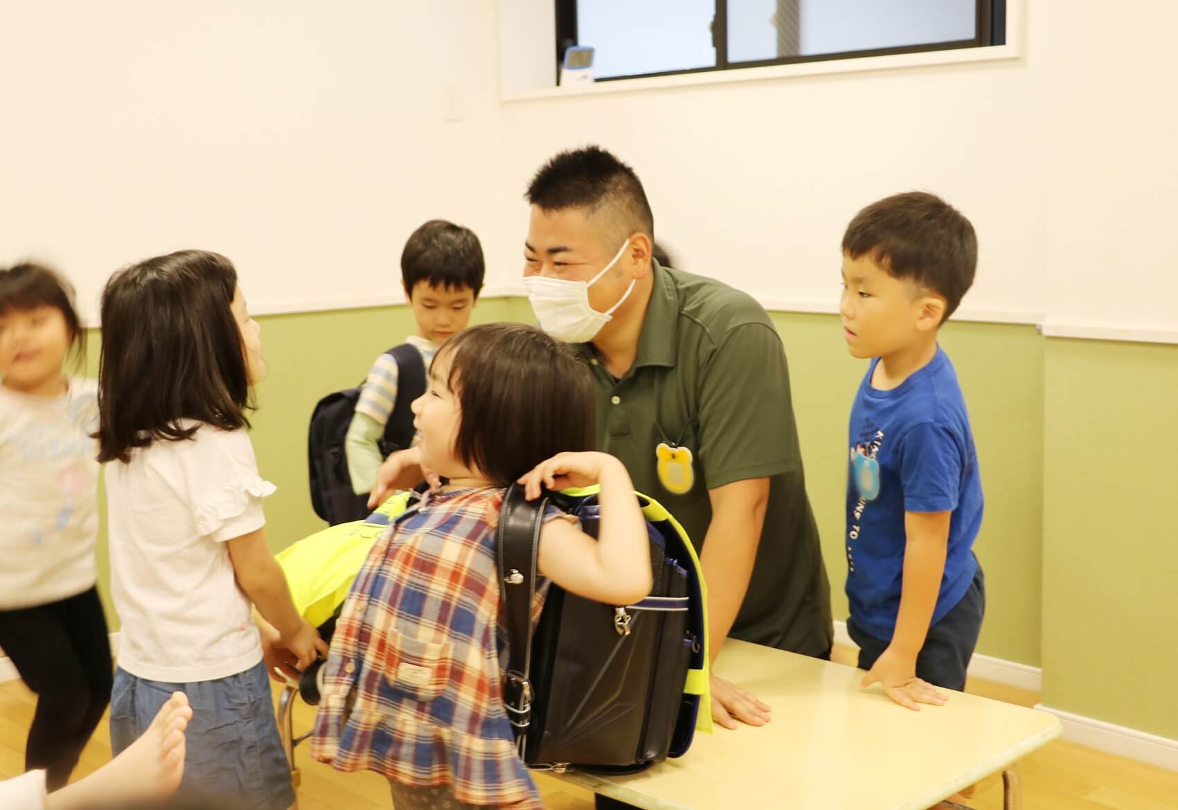 子どもたち一人ひとりの様子を気にかけながら会を進行した佐々木さん