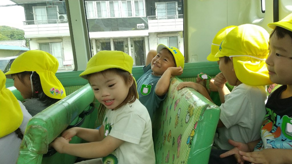 バスの中の様子