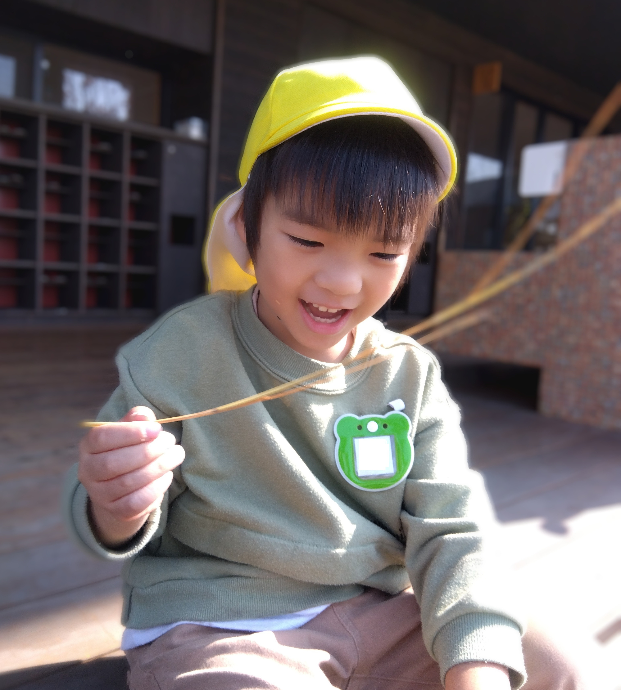 脱穀に成功した子ども