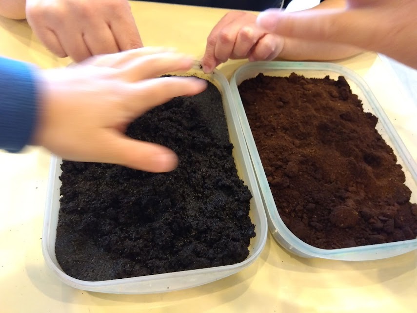 2種のコーヒーかす