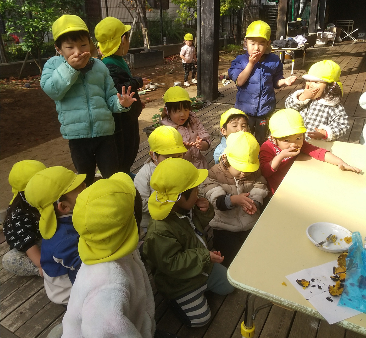 焼き芋を味わう