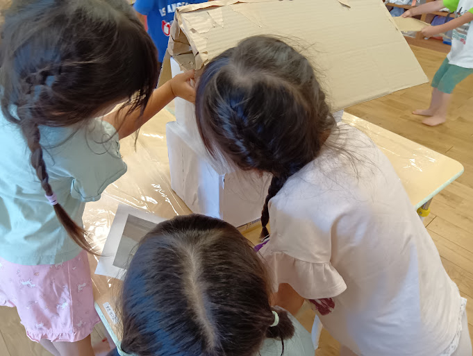 お神輿をつくるようす