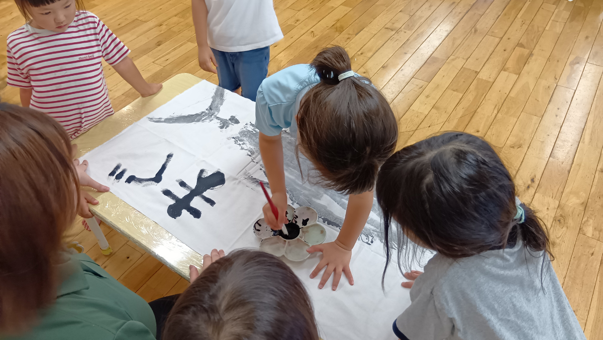 マグロの魚拓を取る