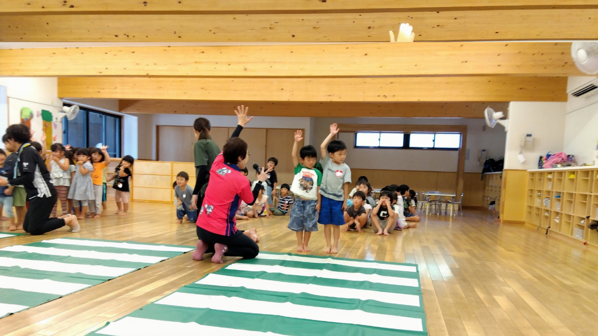 正しい横断歩道の渡り方の実践