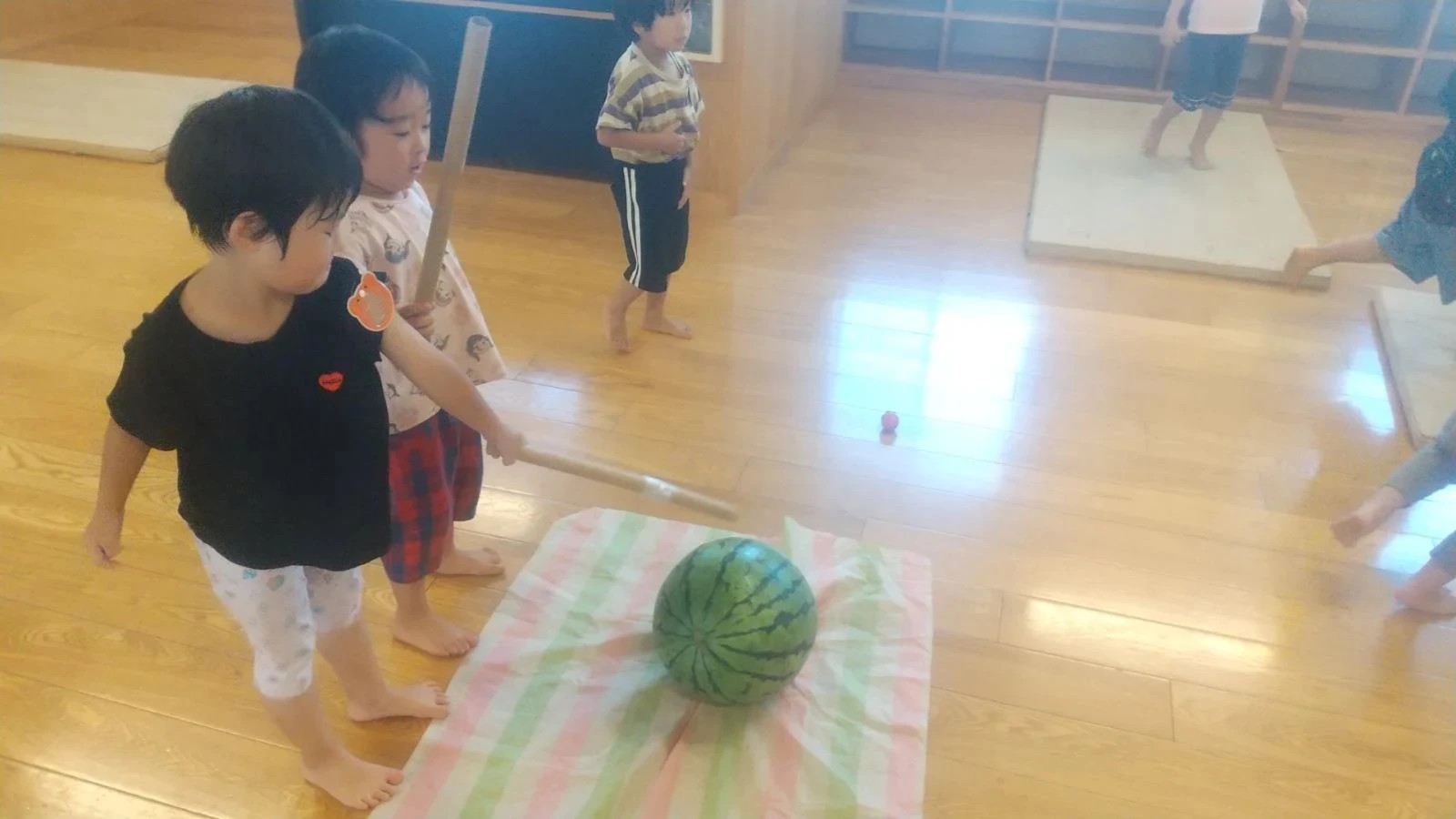 スイカ割の様子