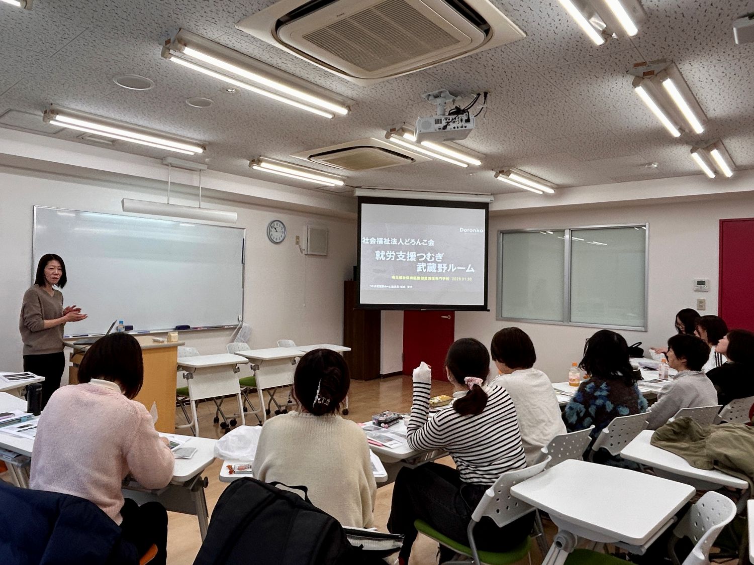 松長施設長の講義の様子