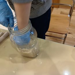 発達支援つむぎ 生田「味噌づくり」