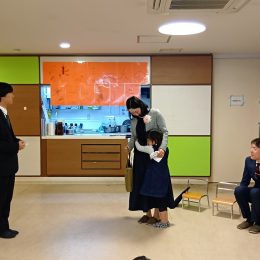 メリー★ポピンズ 豊洲「涙と温もりに包まれて。全園児で祝った一人の門出」