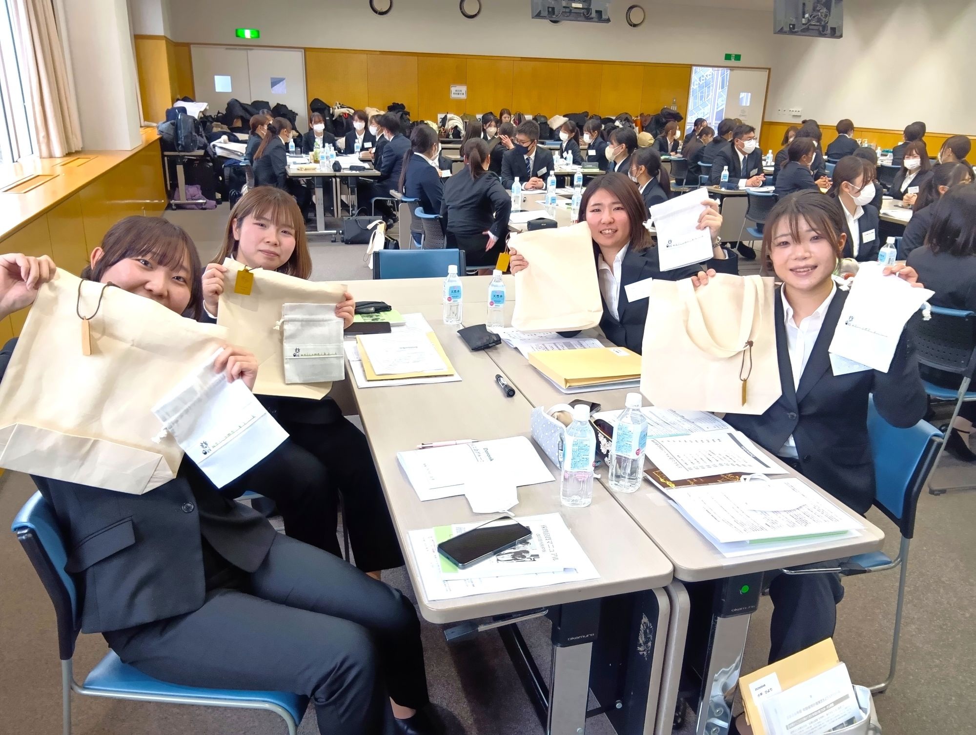 グループワークメンバーの集合写真