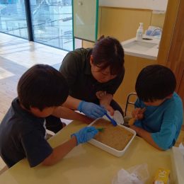発達支援つむぎ 生田「子どもたちとの味噌作り」