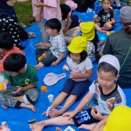 子ども発達支援センターつむぎ 東大和「自然の中で友達と素敵な発見ができた遠足」