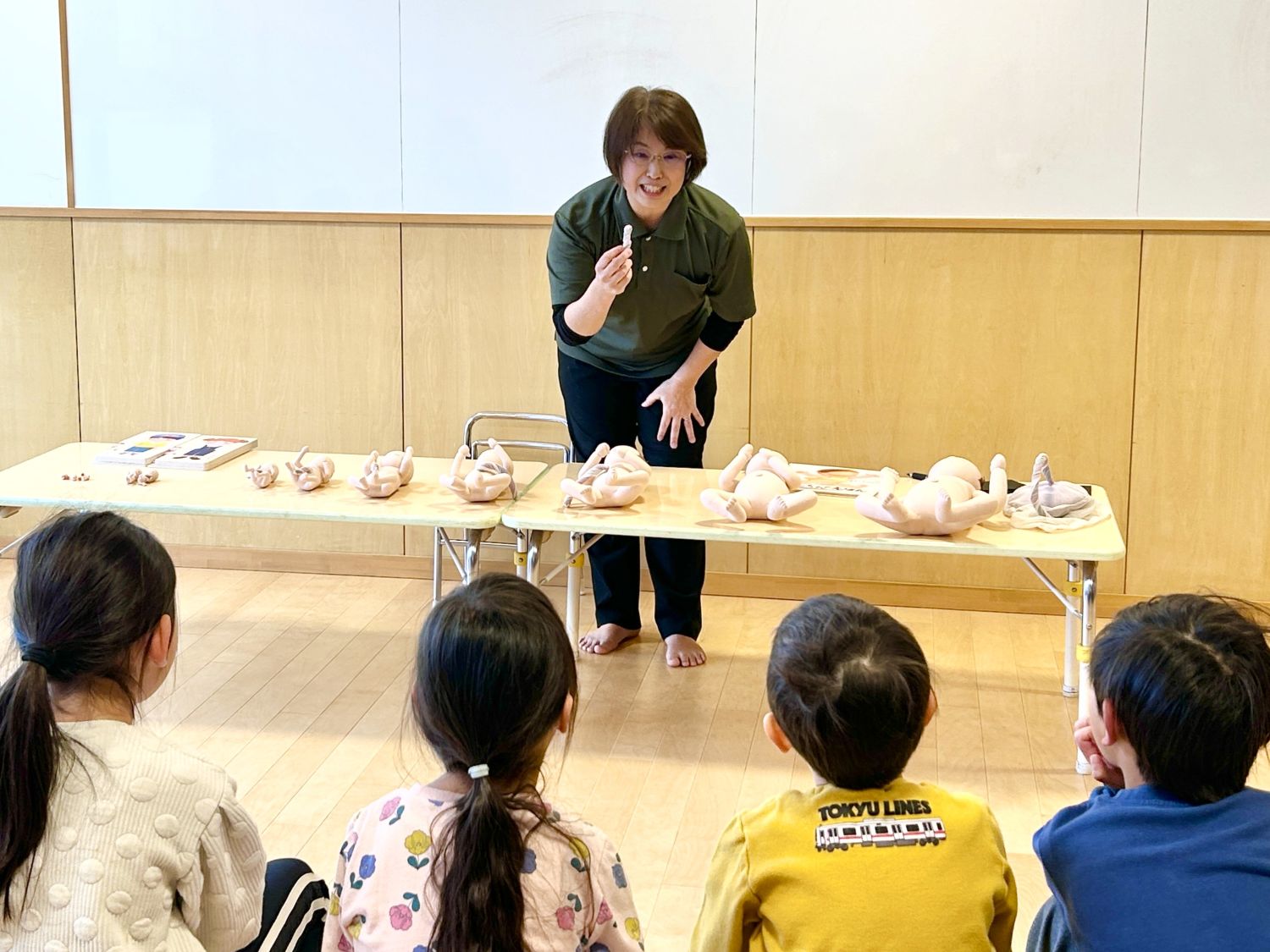 性教育プログラムを実施する宮澤施設長